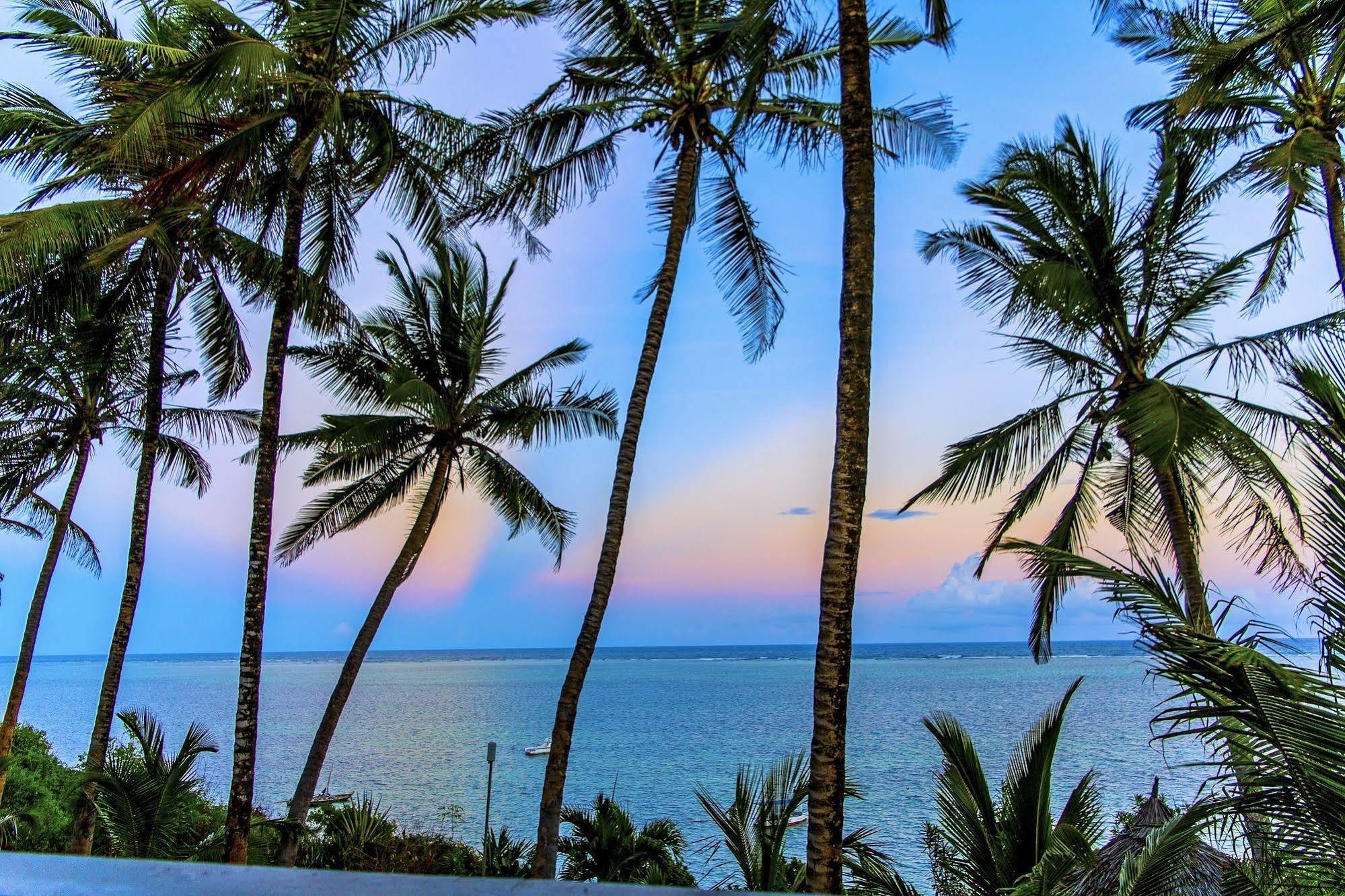 Mombasa Beach Hotel Екстер'єр фото